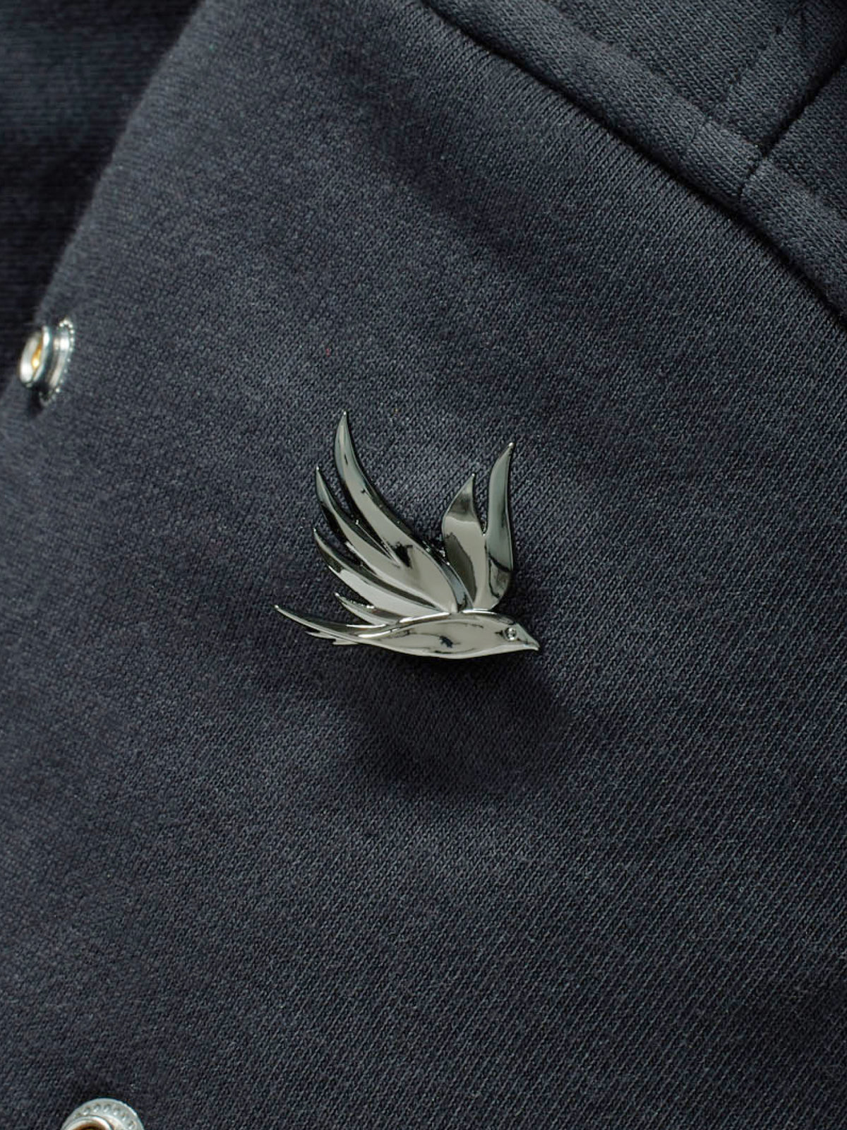 Archer's Familiar RPG Snap from Patch Notes Apparel in Gunmetal Silver