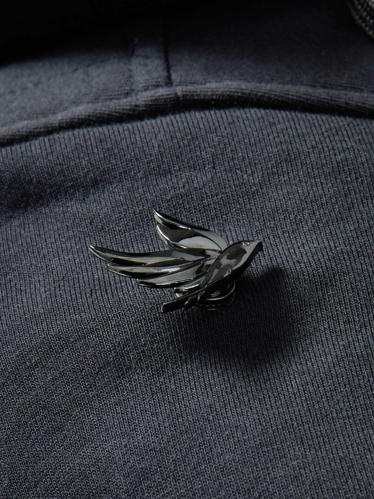 Archer's Familiar RPG Snap from Patch Notes Apparel in Gunmetal Silver
