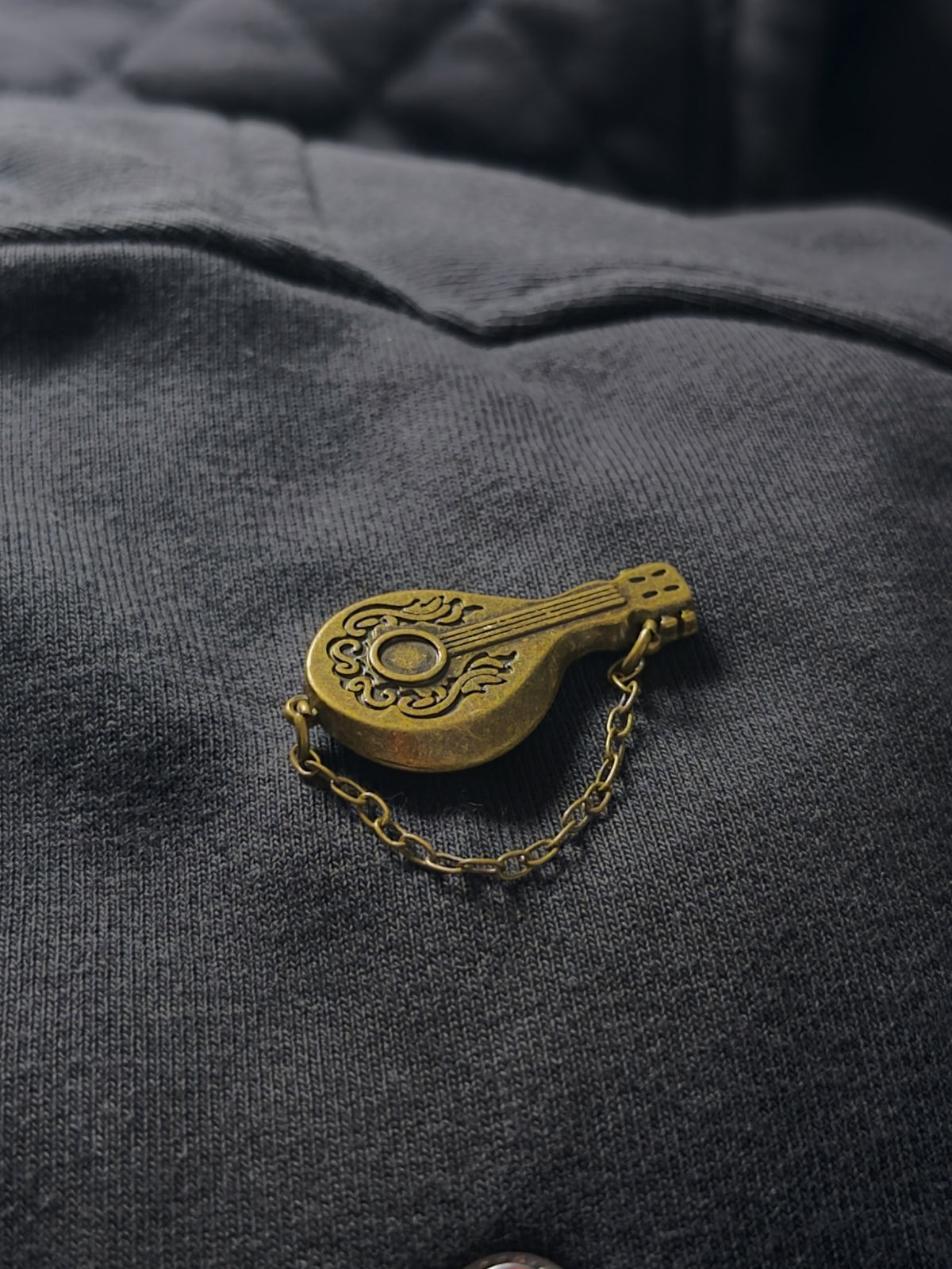 Balladkeeper's Lute  RPG Snap from Patch Notes Apparel in Antique Brass